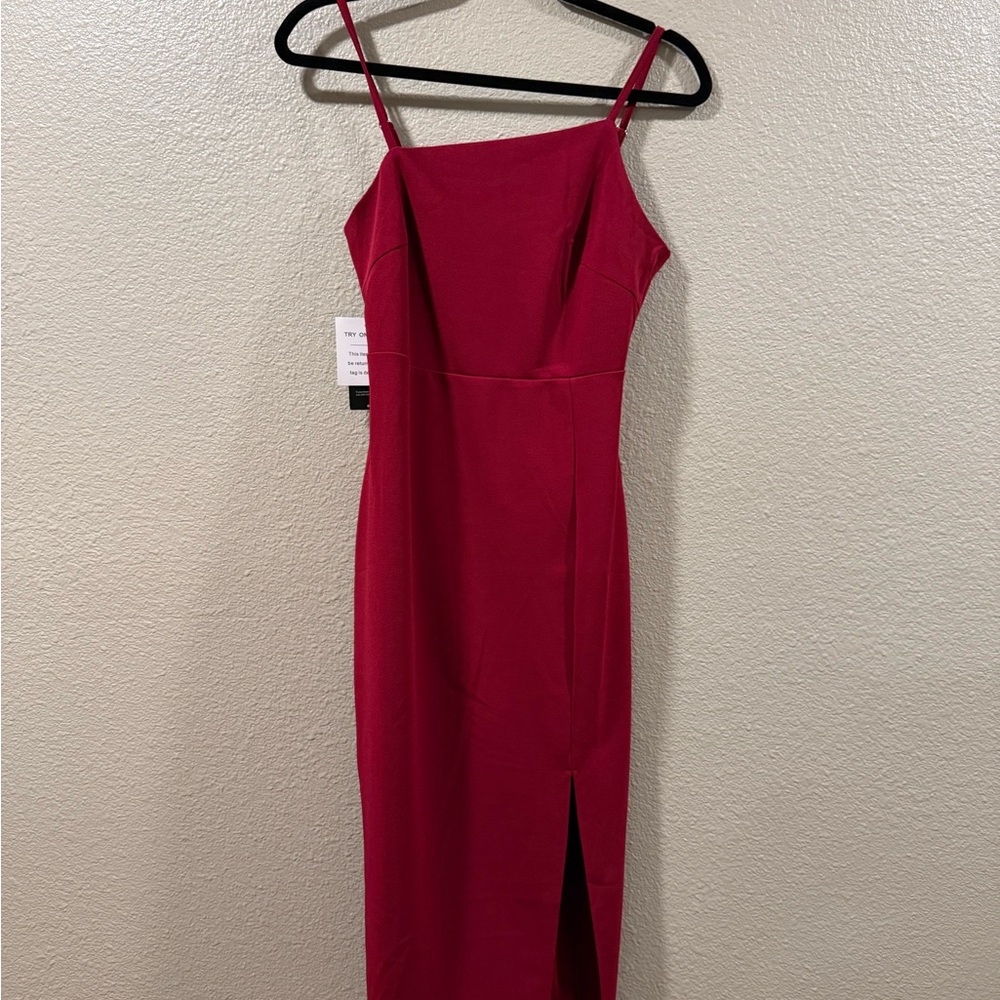 Chic Sleeveless Midi Dress‎ in Vibrant Red